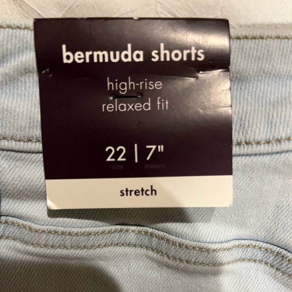 AVA & VIV Bermuda Stretch Jean Shorts High Rise Relaxed Fit Size 22 7” - Picture 3 of 5
